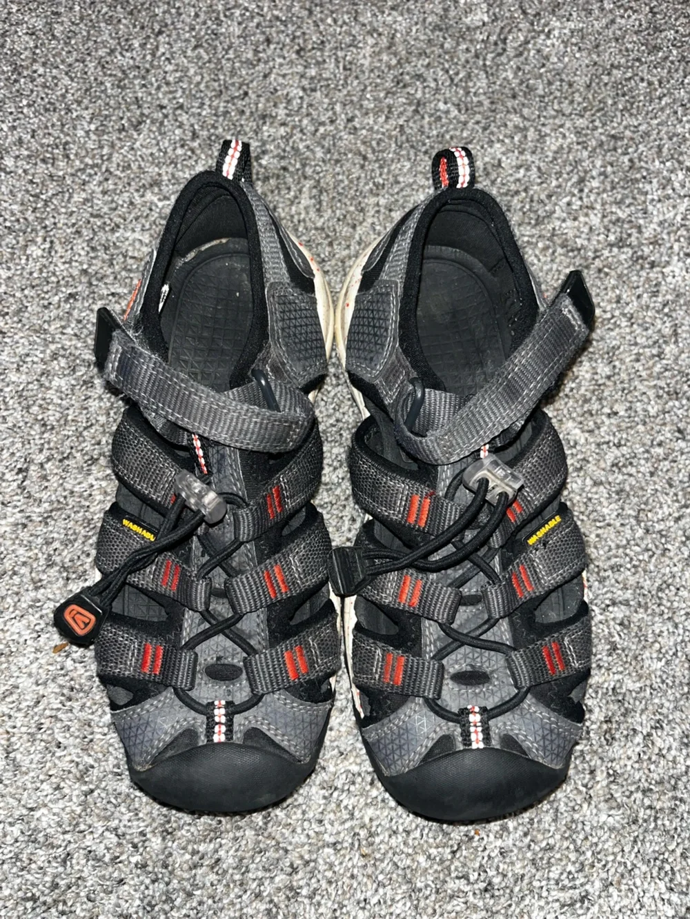 Keen 12c grey black sandals vguc